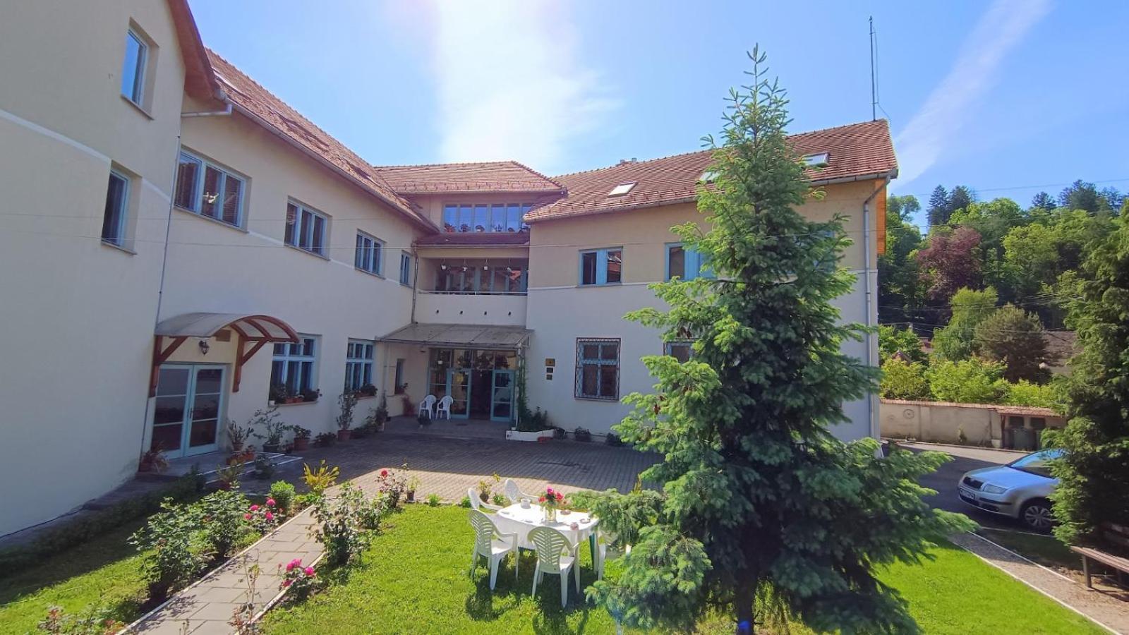 Centrul Gaudeamus Hostel Sighisoara Ngoại thất bức ảnh